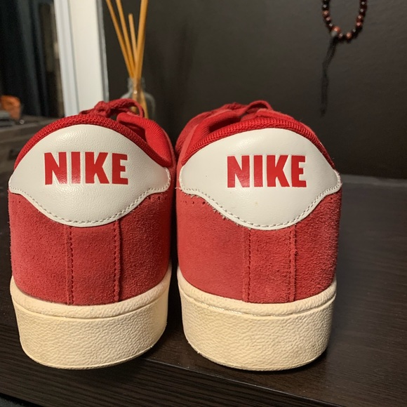 Men’s Red Nike suede shoes - Picture 5 of 5